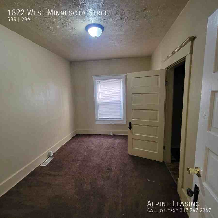 1822 W Minnesota St - Photo 2 of 9
