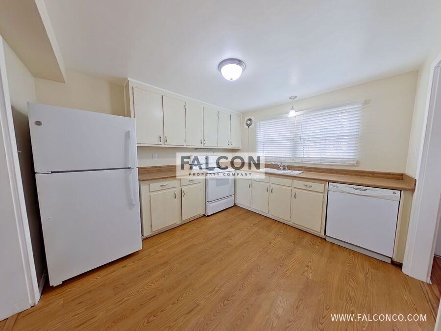 2431 Paseo Rd - Photo 4 of 13
