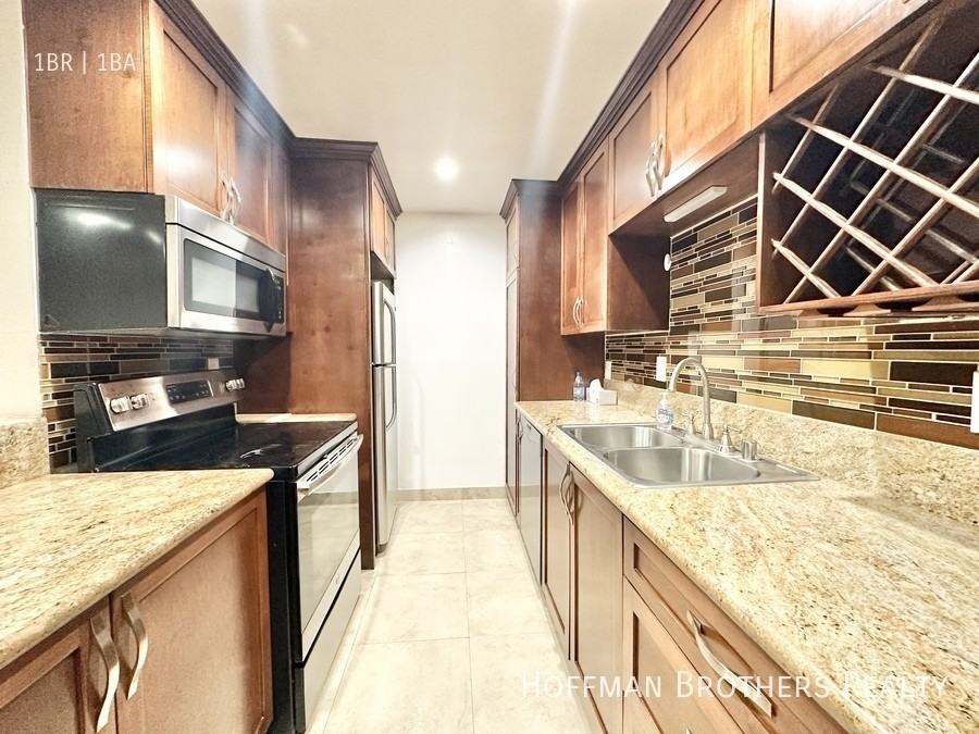 1515 S Beverly Dr #305 - Photo 2 of 13