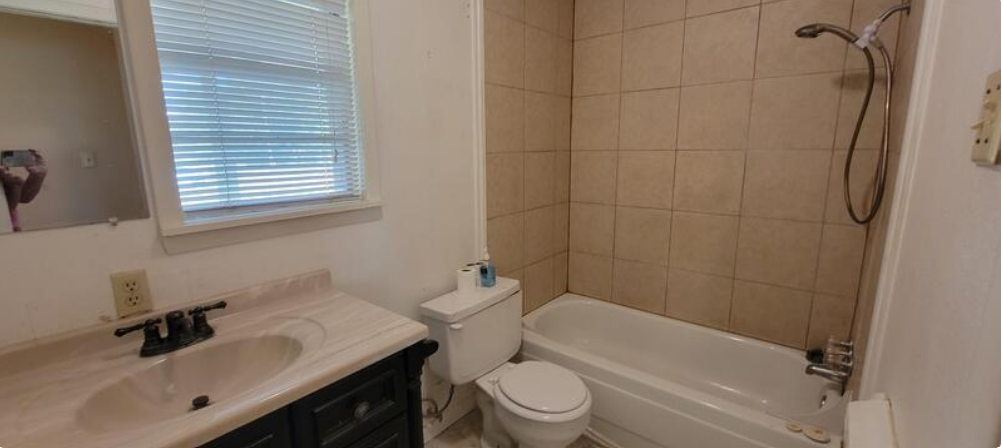 129 Missouri St - Photo 2 of 21