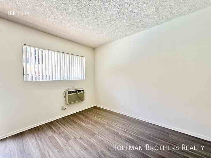 18522 Clark St #4 - Photo 3 of 5