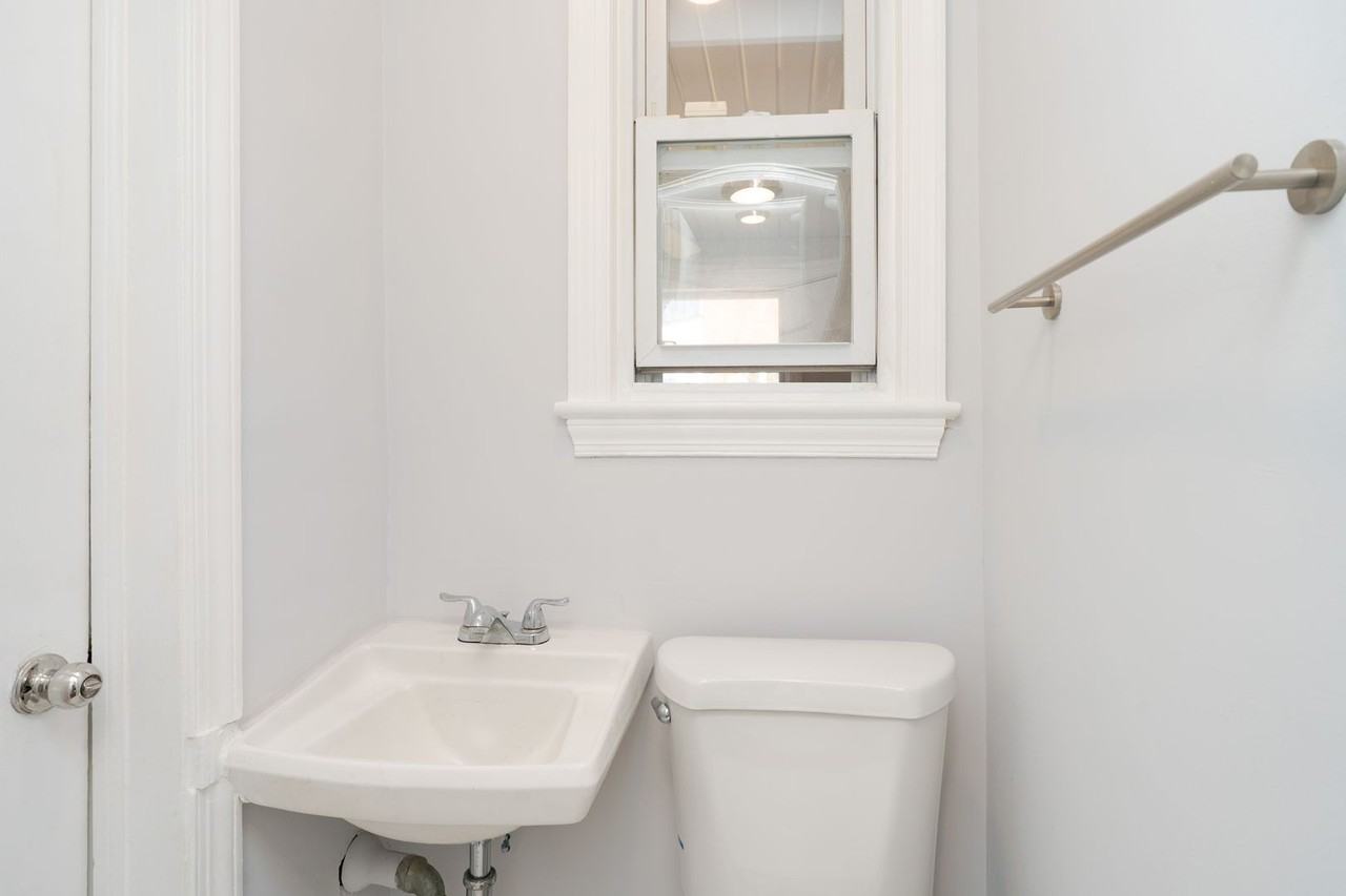 10026 Lorain Ave - Photo 6 of 47