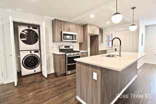 4315 Roanoke Pkwy - Photo 1 of 1