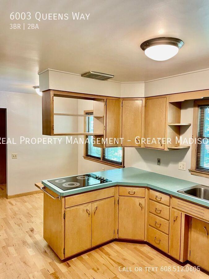 6003 Queens Way - Photo 3 of 16