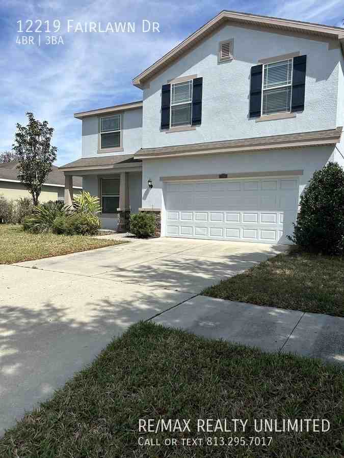 12219 Fairlawn Dr - Photo 2 of 32