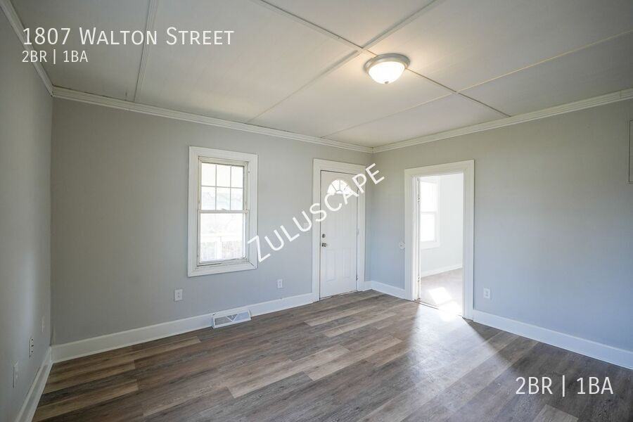 1807 Walton St - Photo 3 of 19