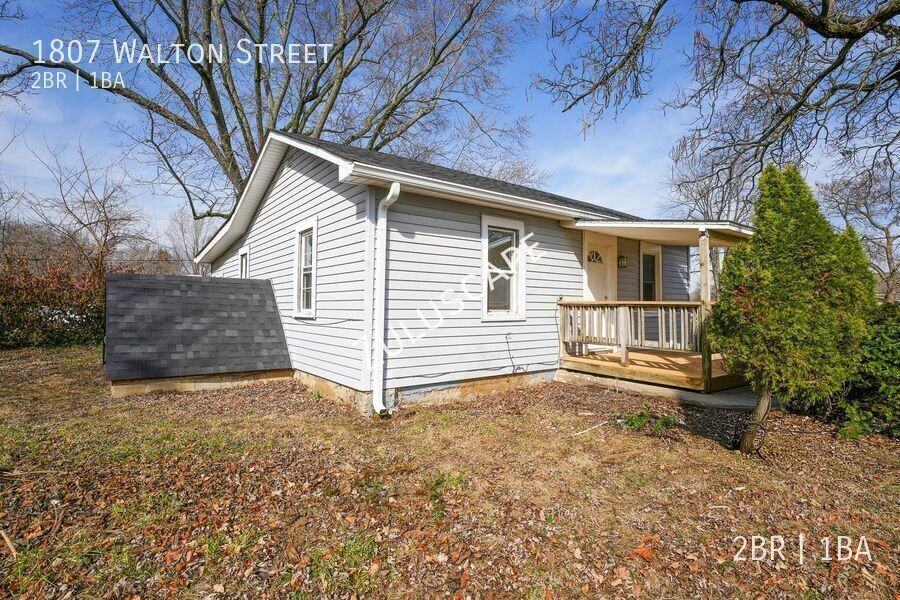 1807 Walton St - Photo 2 of 19