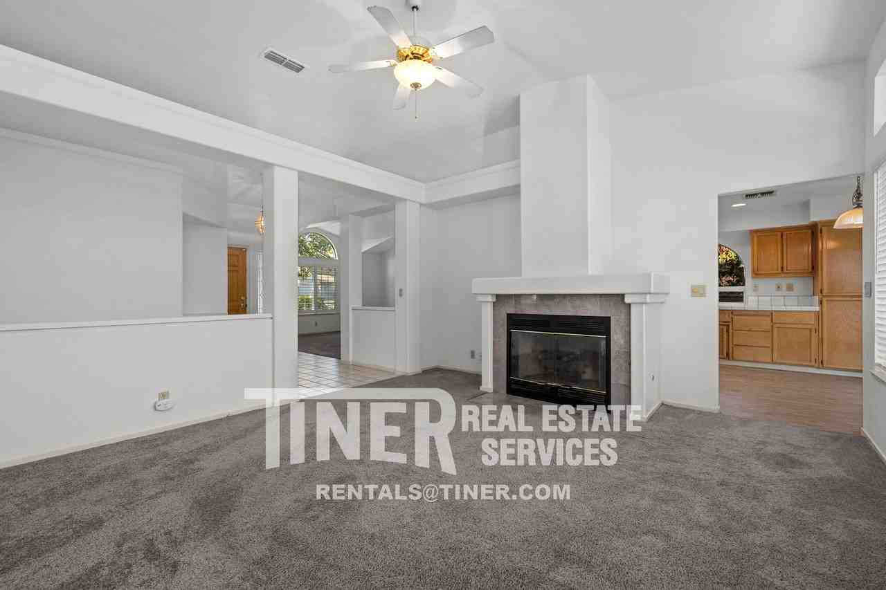 180 Briggs Ranch Dr - Photo 2 of 38
