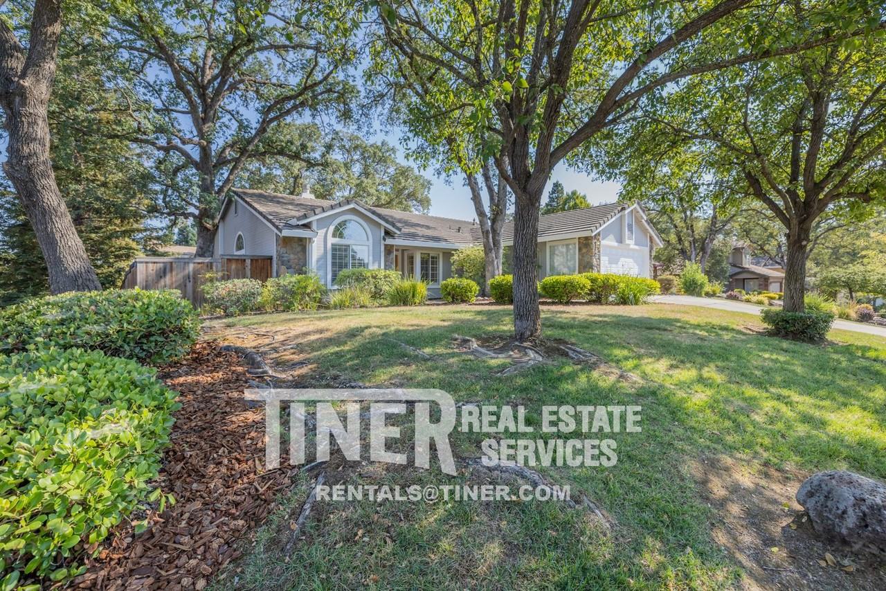 180 Briggs Ranch Dr - Photo 4 of 38