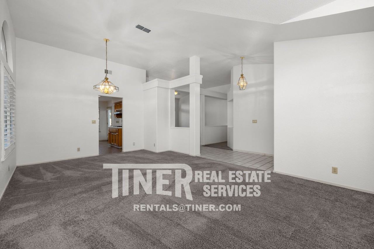 180 Briggs Ranch Dr - Photo 7 of 38
