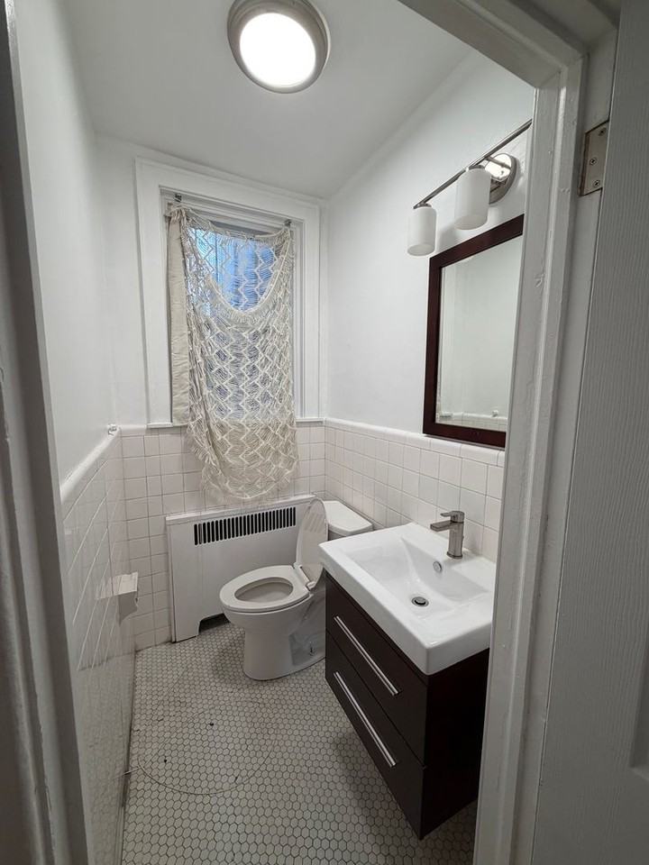 1807 S Broad Street - Photo 3 of 33