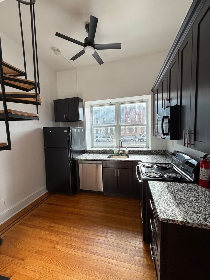 1807 S Broad Street - Photo 5 of 33