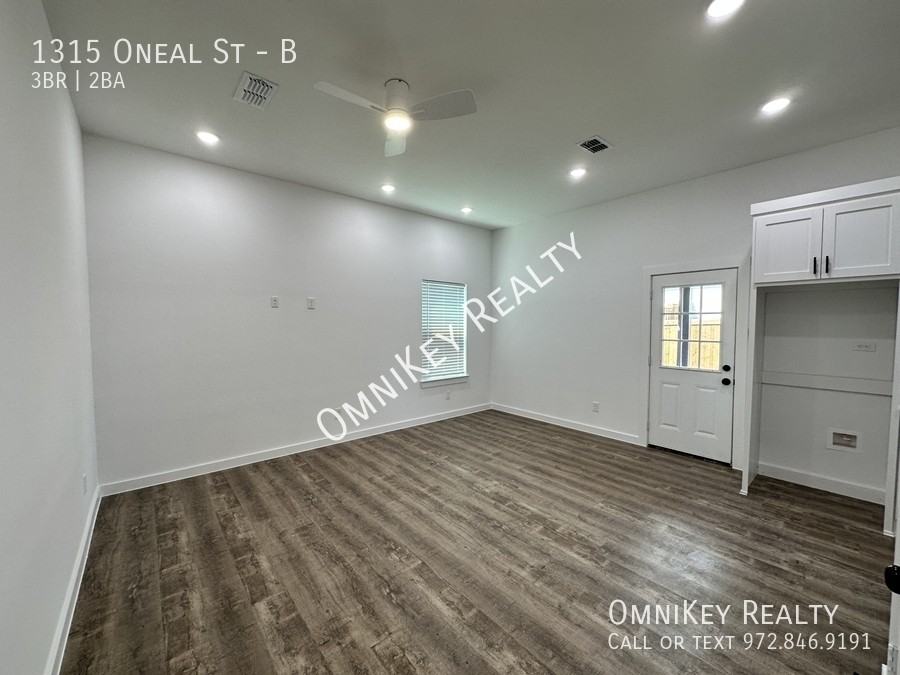1315 Oneal St #B - Photo 4 of 16