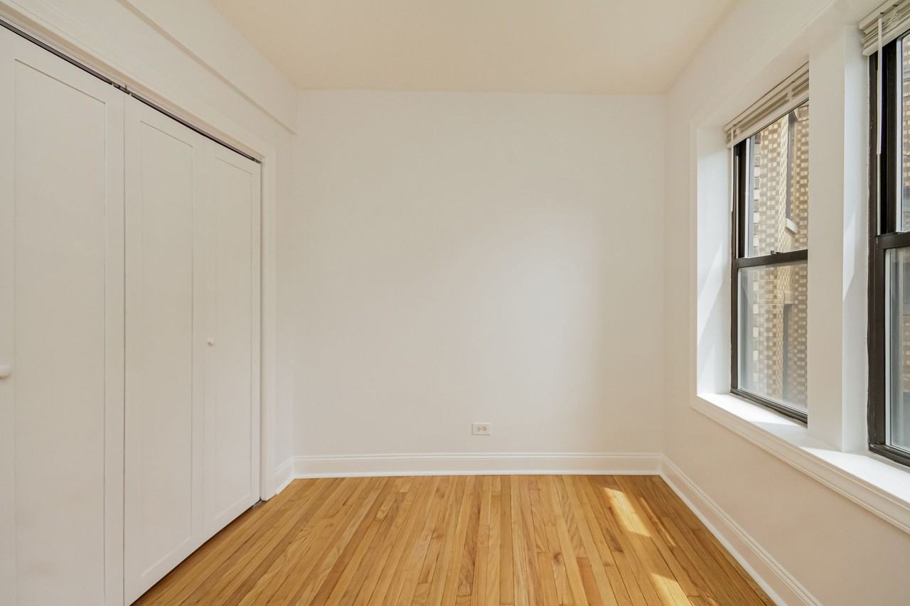 37 SQUARE APARTMENTS - Photo 3 of 26
