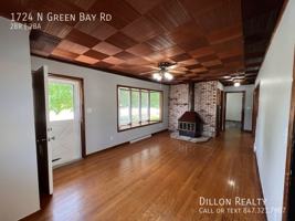 featured image of 1724 Green Bay Rd