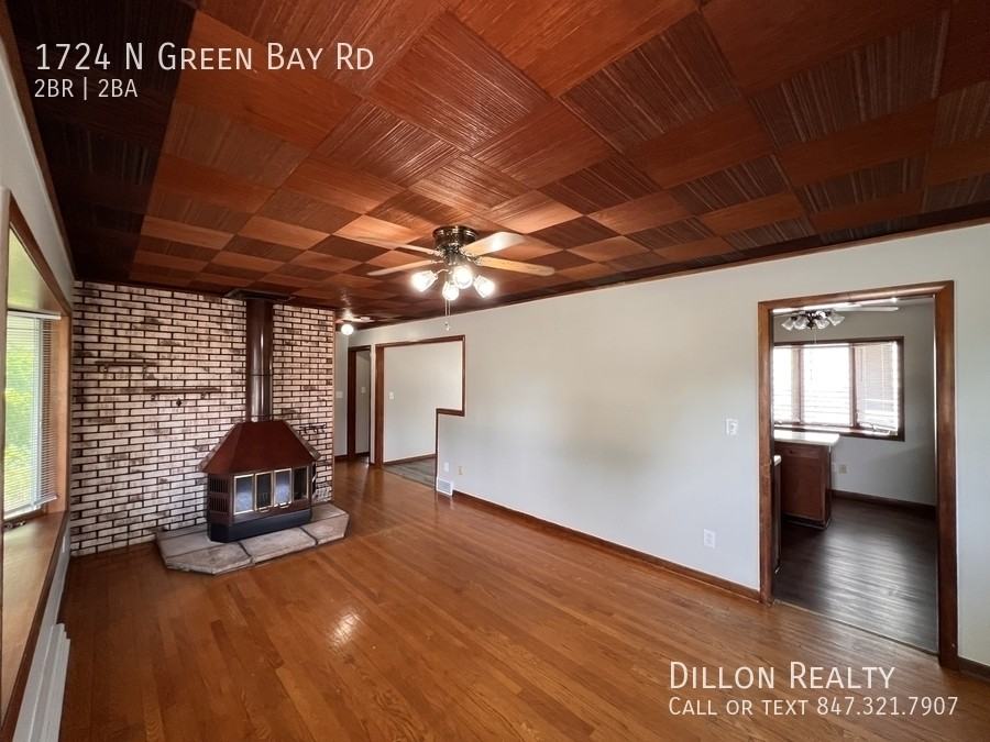 1724 Green Bay Rd - Photo 2 of 22