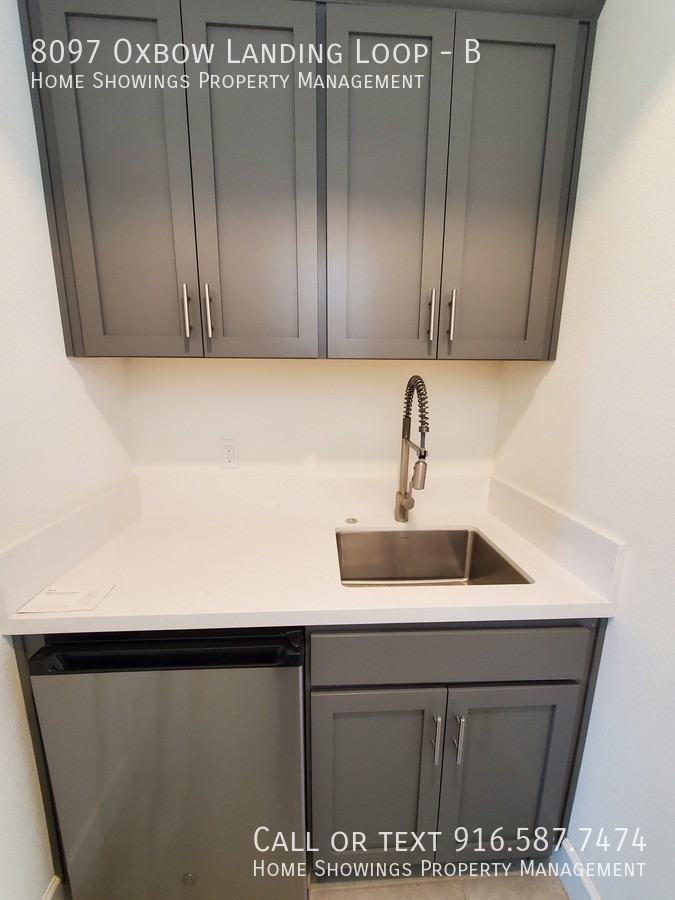 8097 Oxbow Landing Loop #B - Photo 3 of 9