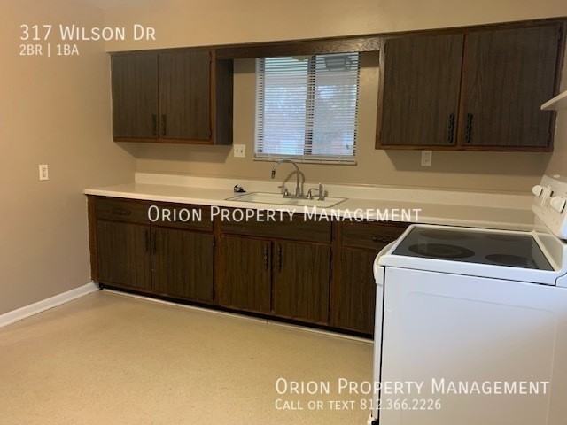 317 Wilson Dr - Photo 2 of 7