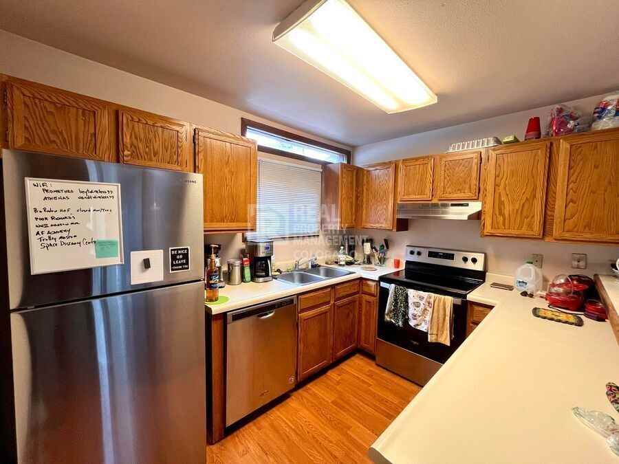 826 Pebblewood Dr - Photo 3 of 14