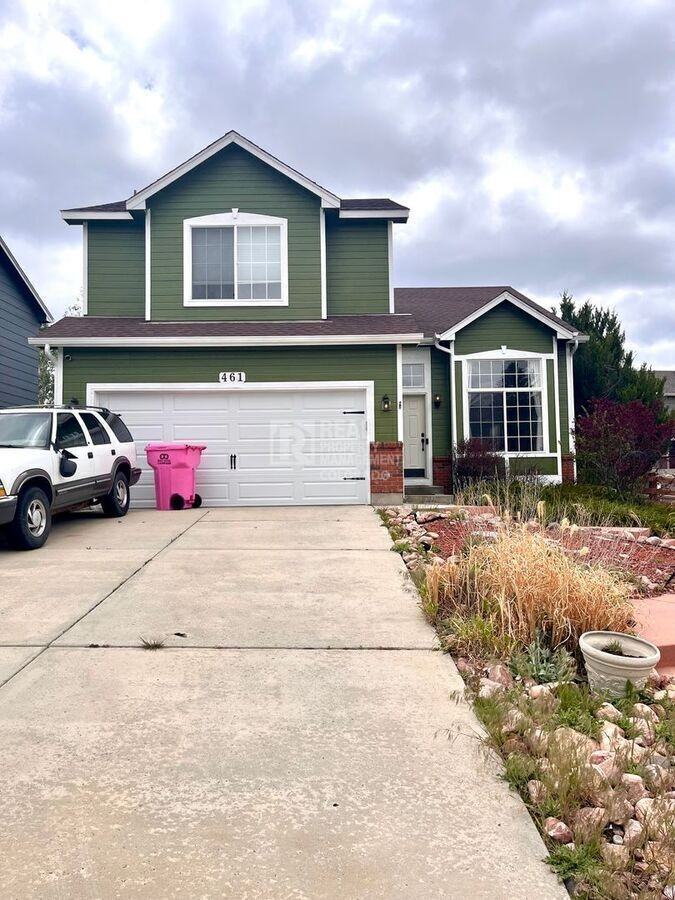 461 Oxbow Dr - Photo 2 of 3