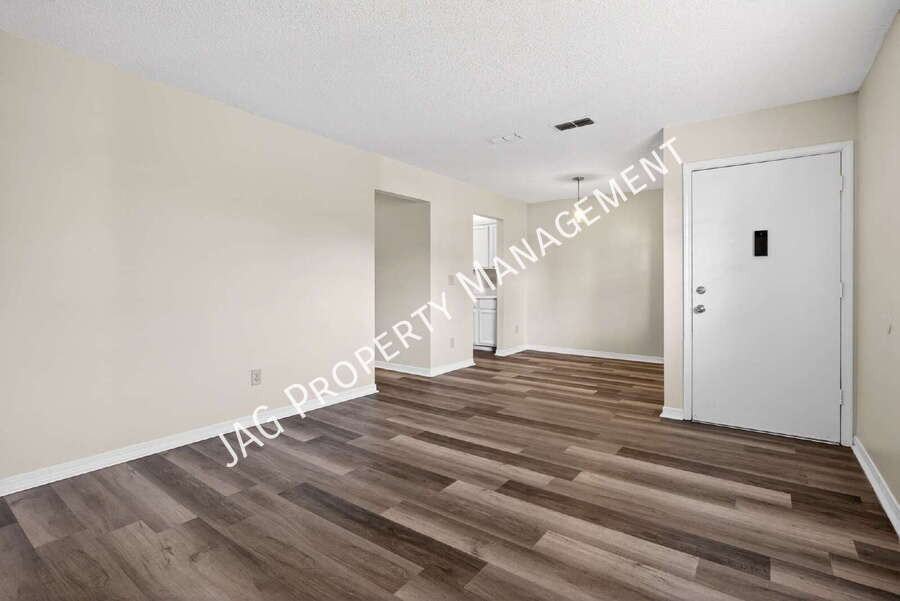 482 Bentwood Ln - Photo 5 of 27