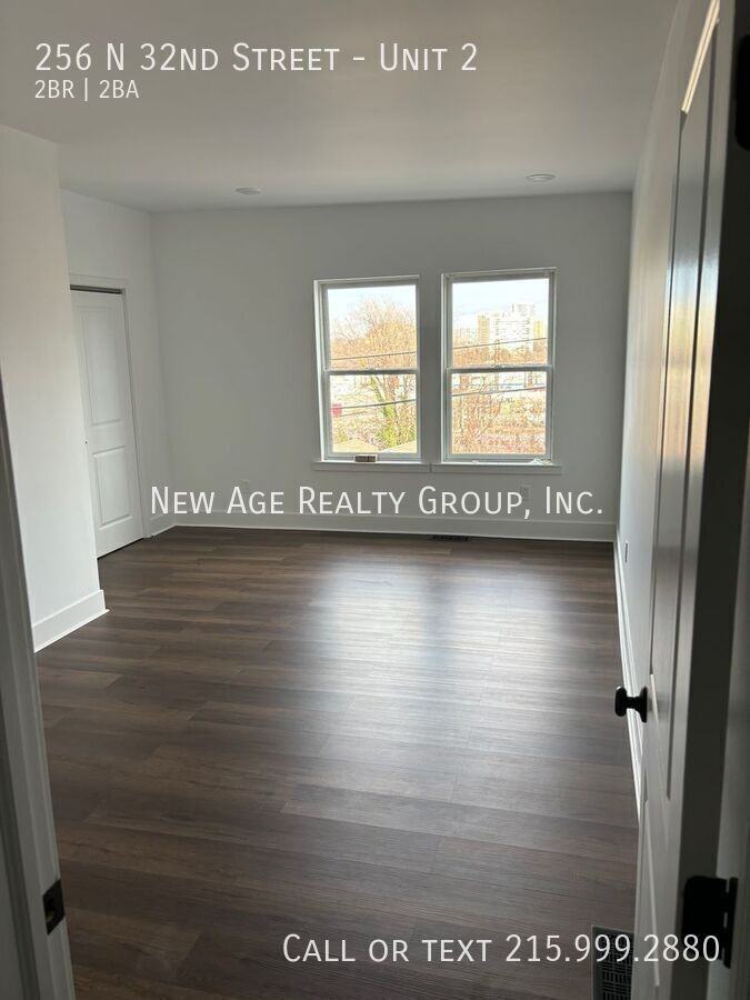 256 N 32nd St #2 - Photo 5 of 16