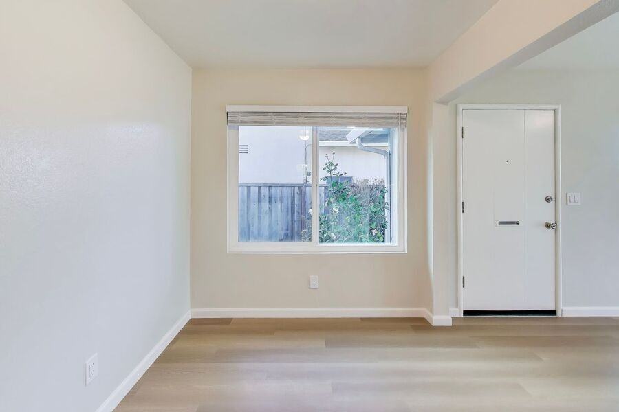 457 Ruth Ct - Photo 2 of 9