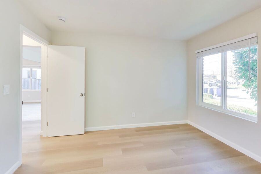 457 Ruth Ct - Photo 6 of 9