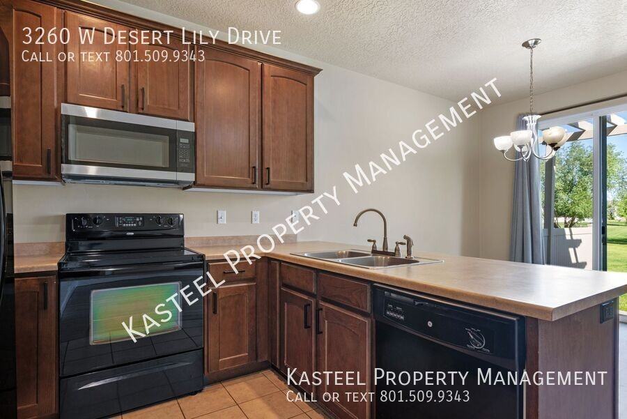 3260 W Desert Lily Dr - Photo 7 of 32