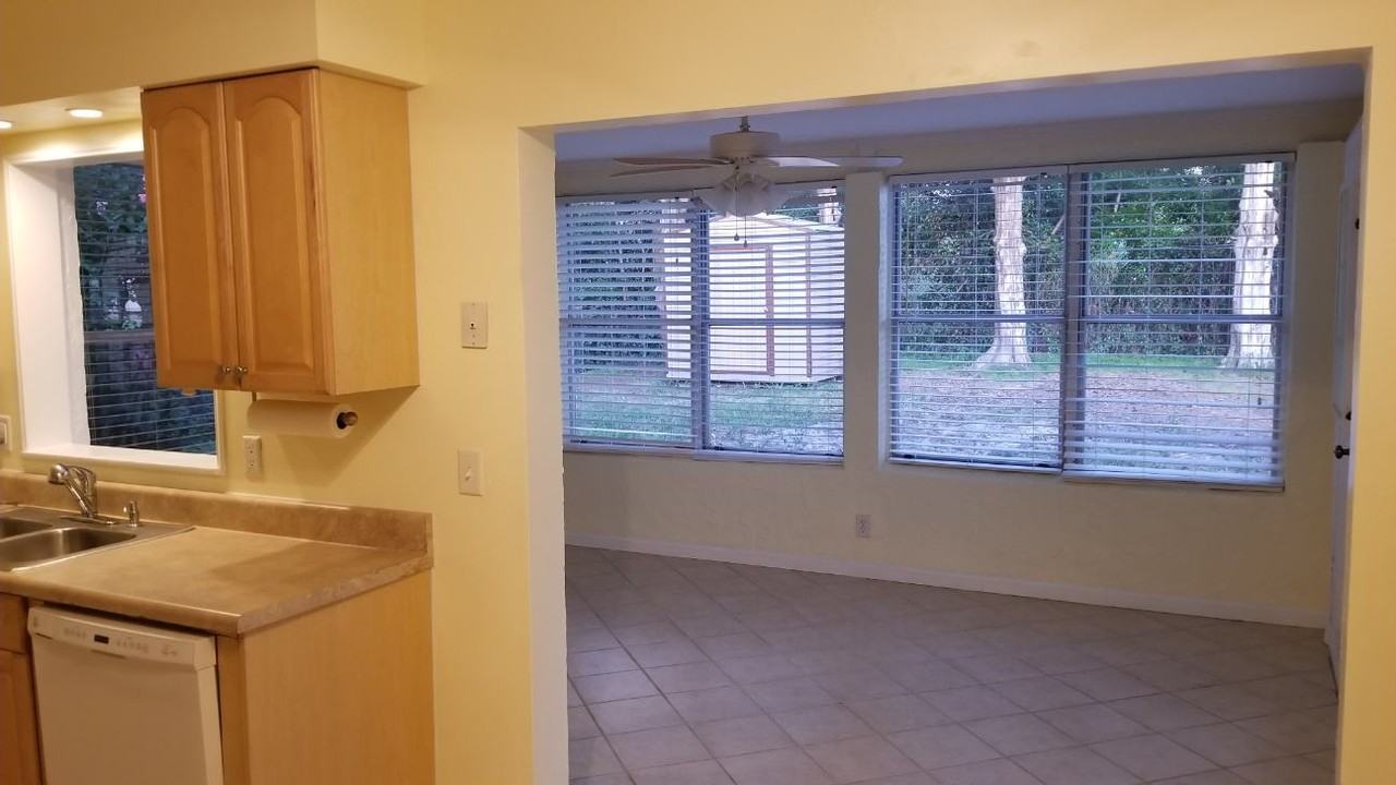 45 S Jackson St #NA - Photo 7 of 14