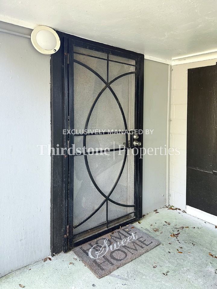 92 W 55th St #B - Photo 2 of 18
