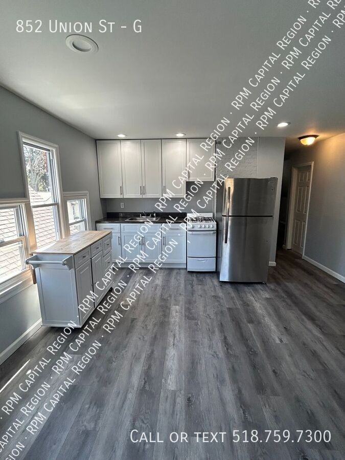 852 Union St #G - Photo 5 of 11