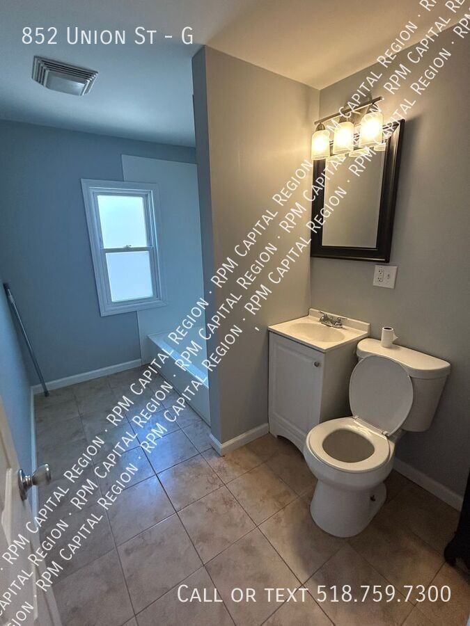 852 Union St #G - Photo 6 of 11