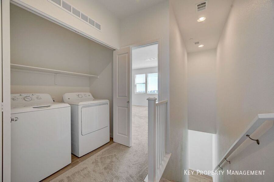 11636 Fleet Wing Ave - Photo 6 of 15