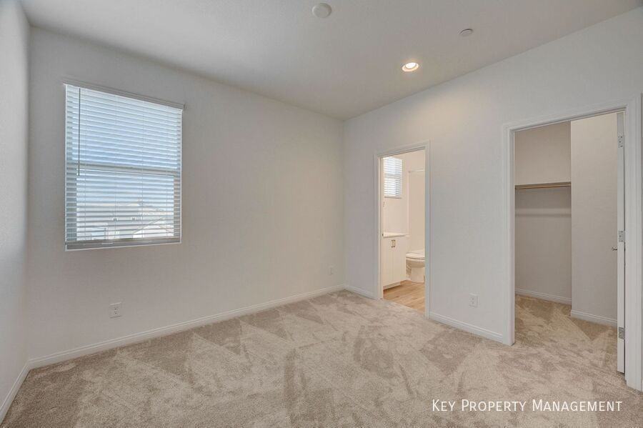 11636 Fleet Wing Ave - Photo 7 of 15
