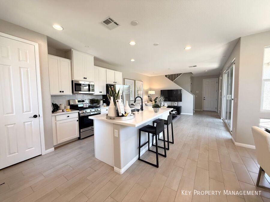 916 Cottonwood Hill Pl - Photo 2 of 32
