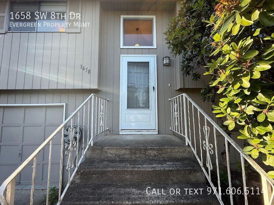 1658 Sw 8th Dr - Photo 2 of 37
