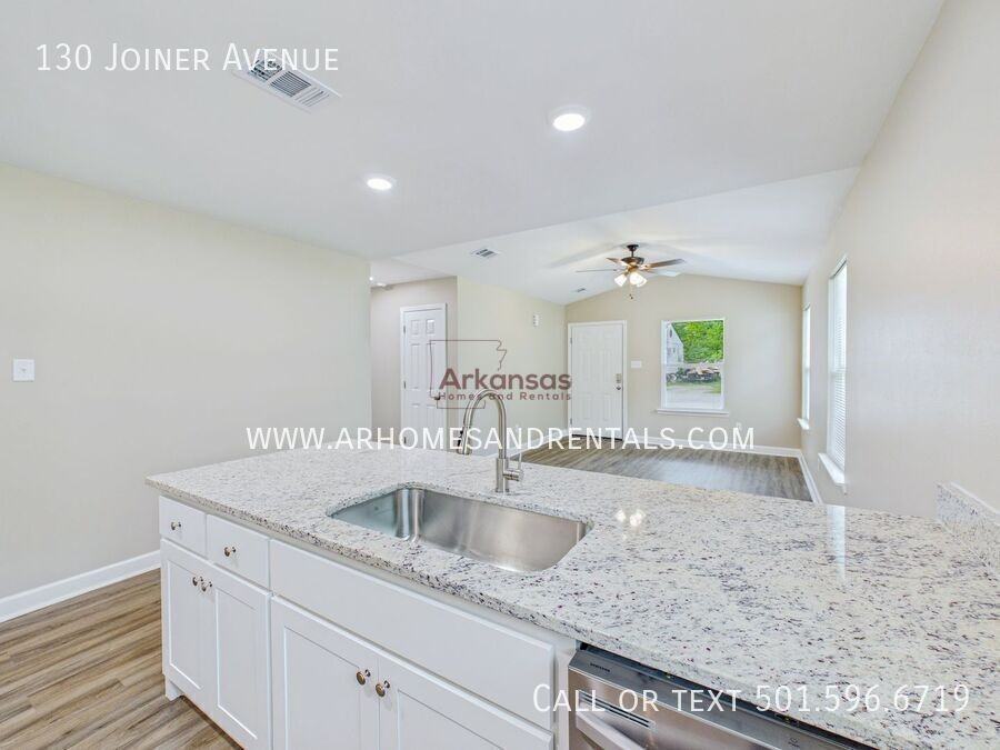 130 Joiner Ave - Photo 3 of 19