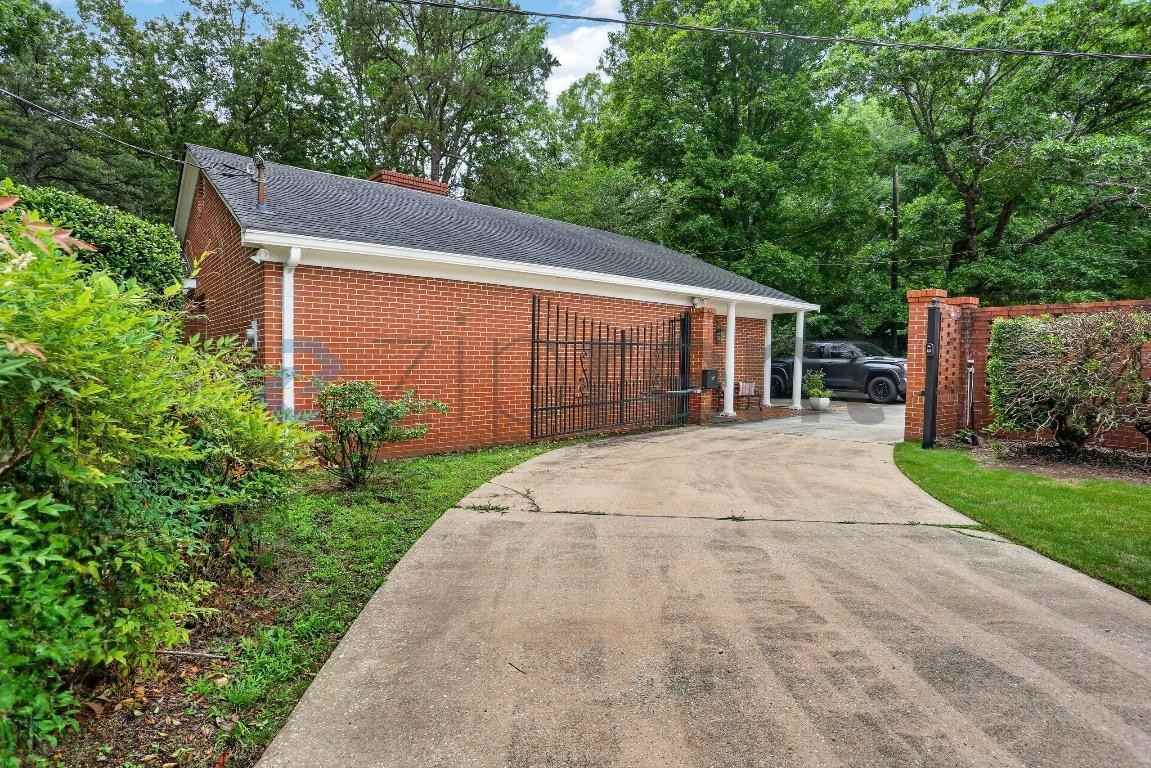 615 Pinecrest Dr - Photo 2 of 37