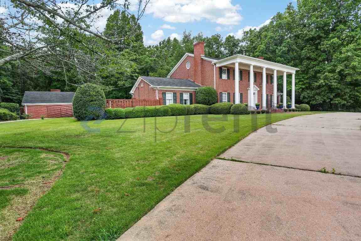 615 Pinecrest Dr - Photo 4 of 37