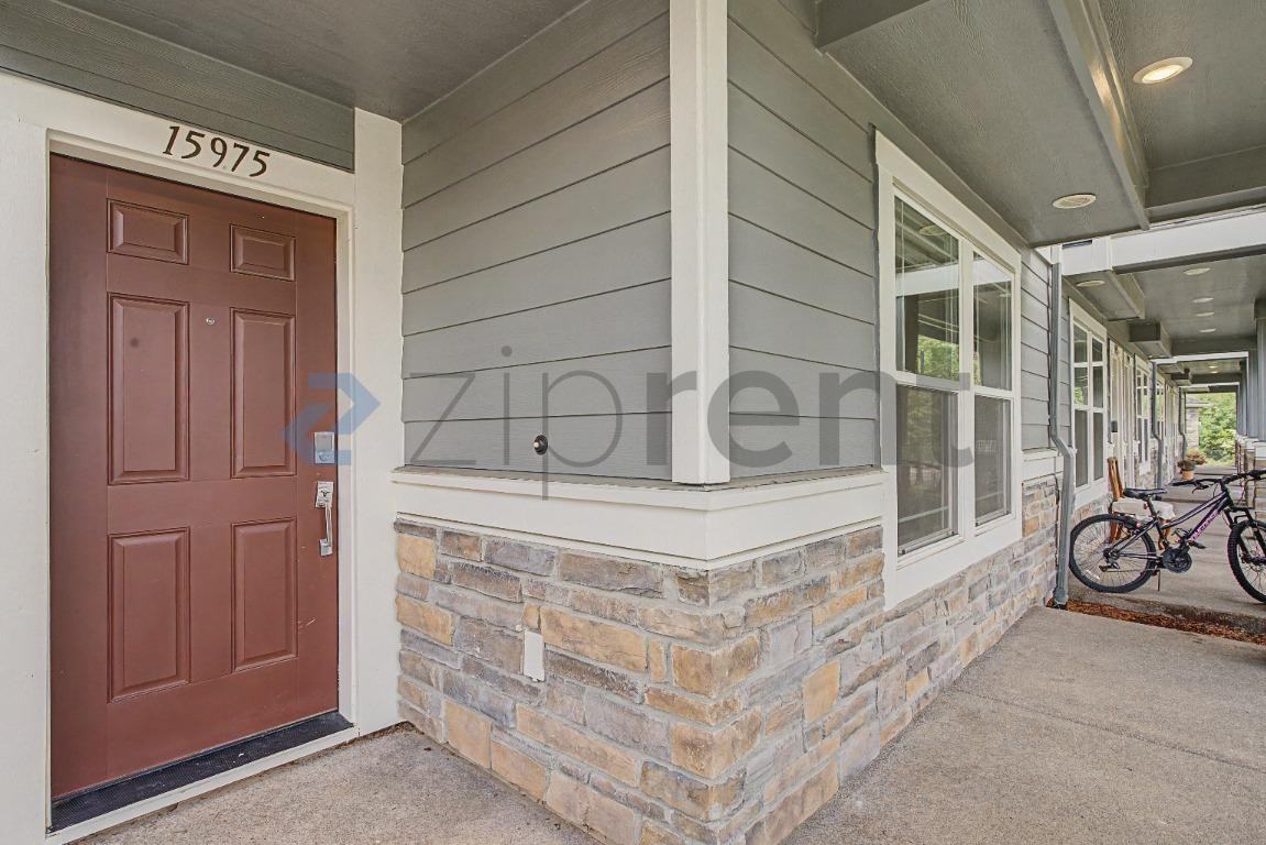 15975 Nw Hosmer Ln - Photo 3 of 30