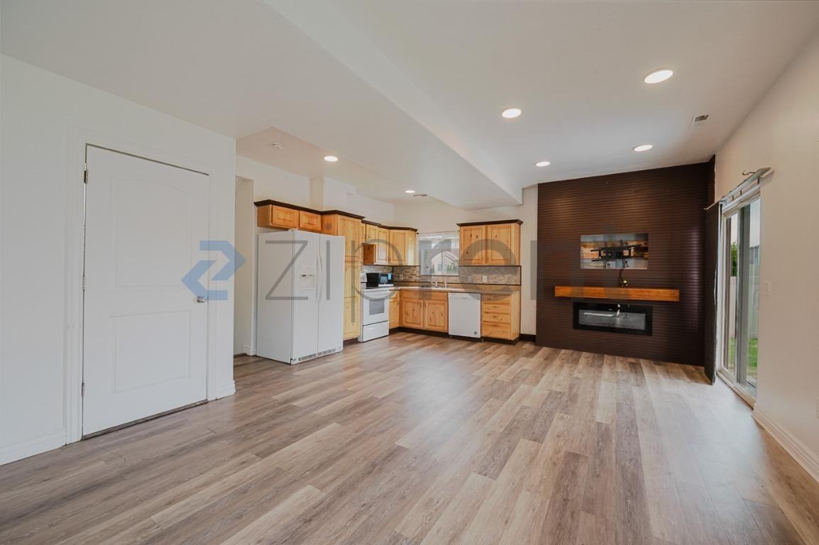 4532 S Greystock Cir - Photo 2 of 18