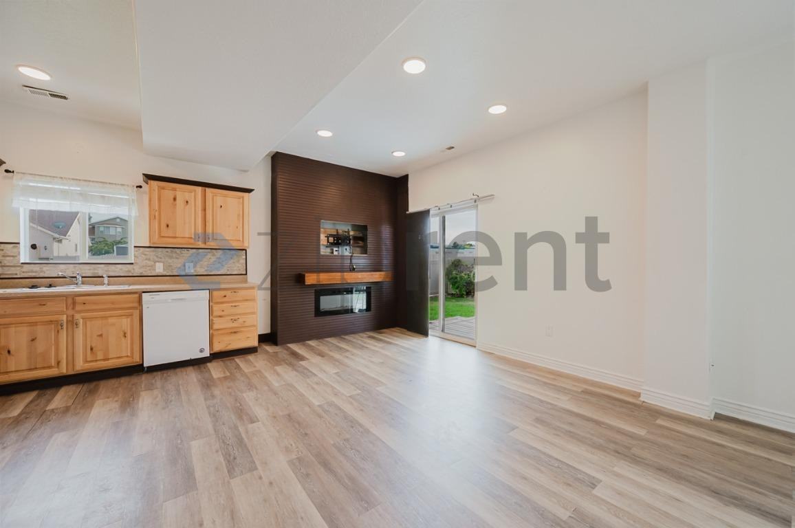 4532 S Greystock Cir - Photo 4 of 18