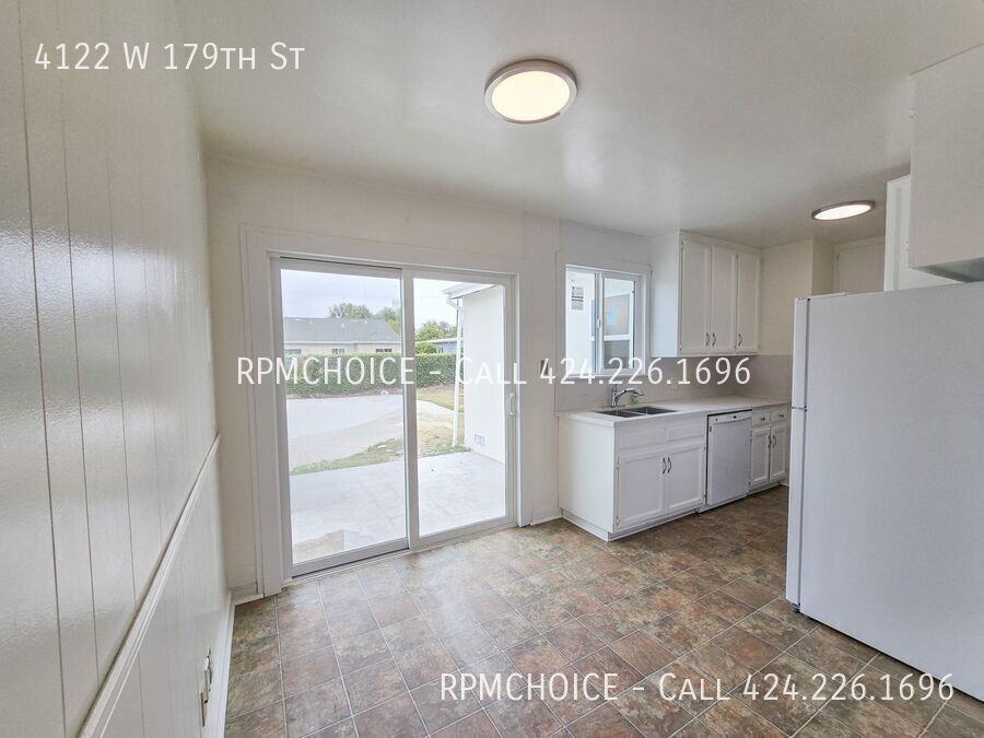 4122 W 179th St - Photo 5 of 21
