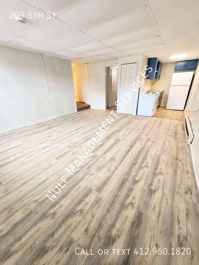 209 5th St - Photo 2 of 4