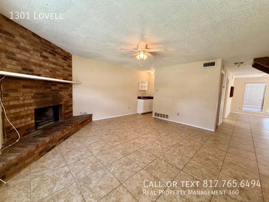 1301 Lovell Dr - Photo 3 of 11