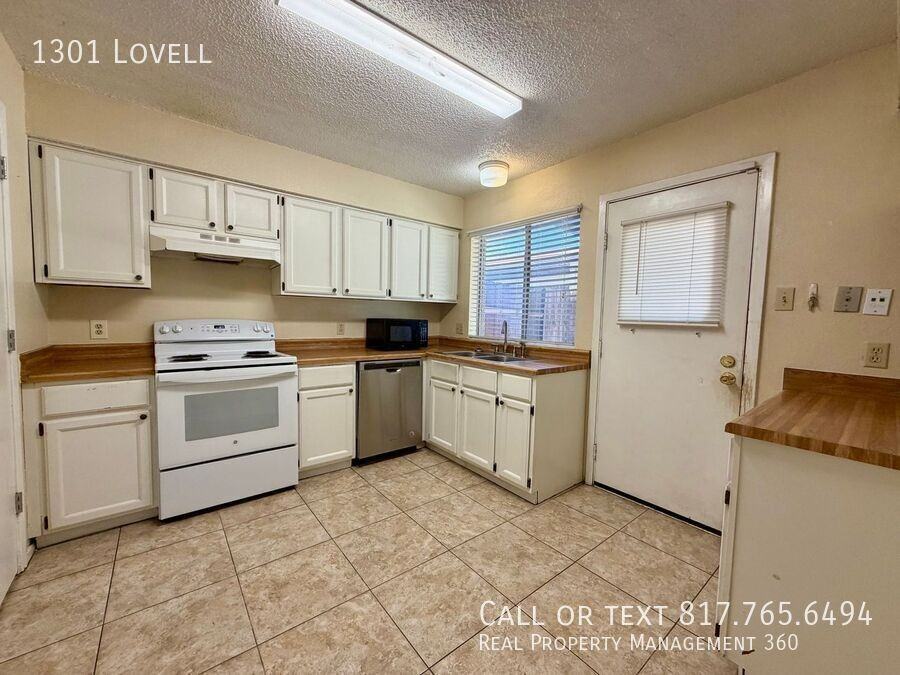 1301 Lovell Dr - Photo 4 of 11