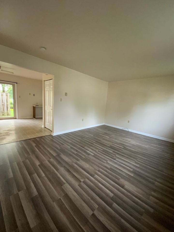 223 Cross Keys Dr - Photo 7 of 12