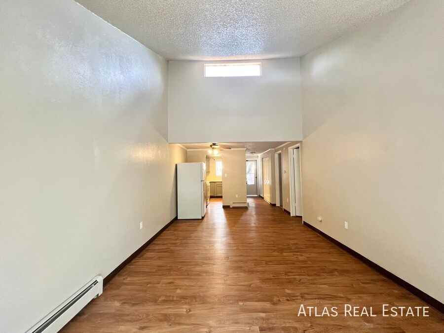 459 El Paso Blvd #I - Photo 5 of 16