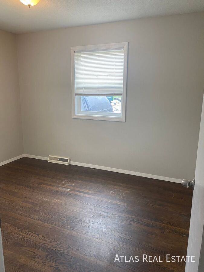 10112 E 67th St #A - Photo 4 of 8